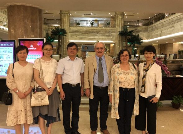 Foto grupo com a Dr. LiLing